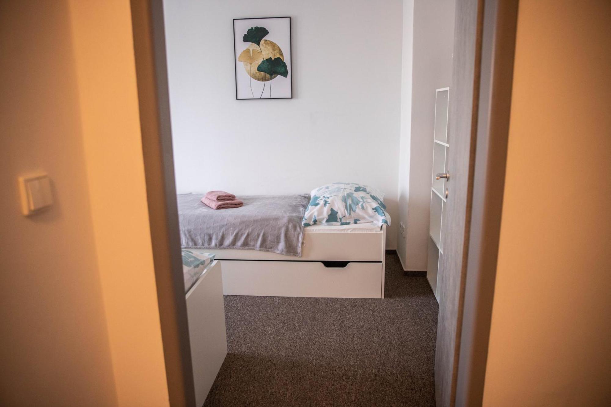 Prostorny Byt V Centru U Reky, 2 Loznice, Balkon Hradec Králové Exterior foto